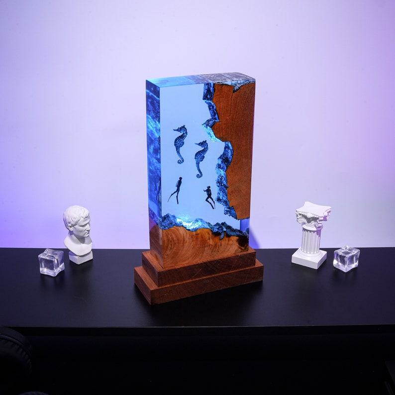 Sea Horse in Deep Sea Epoxy Resin Lamp