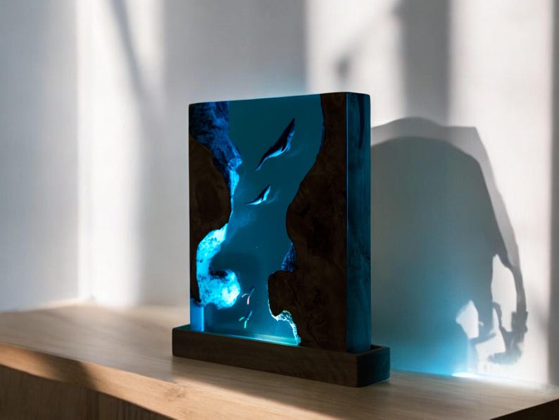 Whale Resin Epoxy Lamp