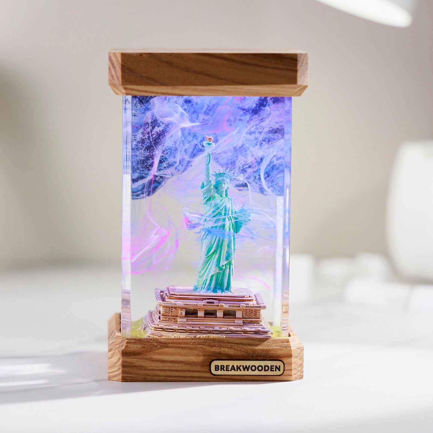 Statue Resin Lamp