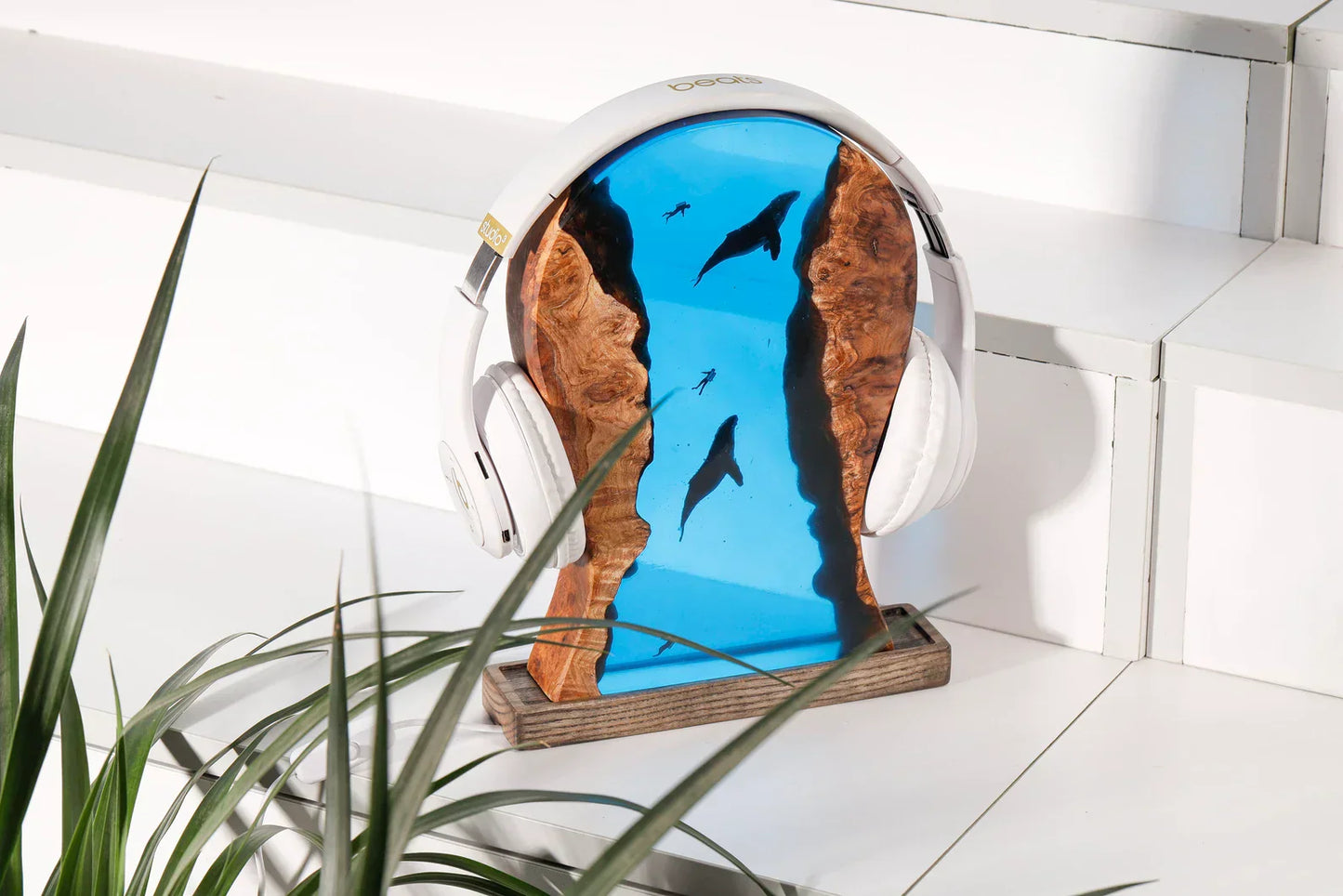 HEADPHONE STAND – EPOXY LAMP