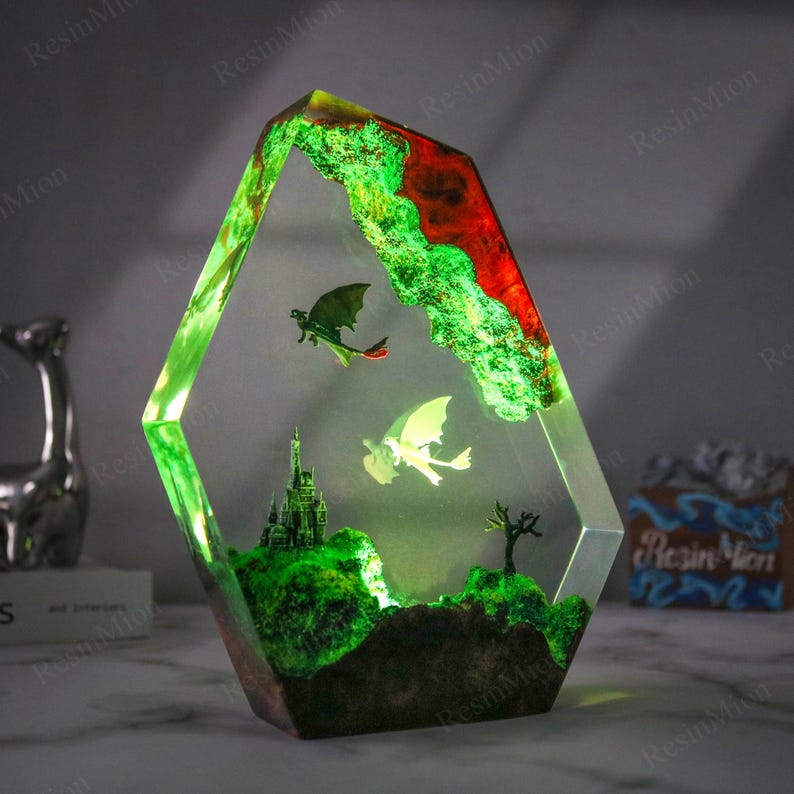 Diorama Dragon Epoxy Lamp