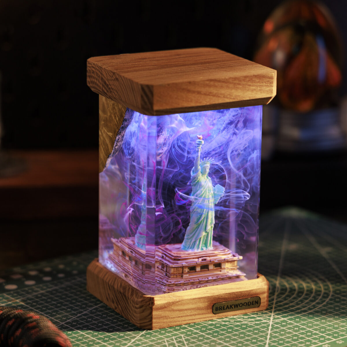 Statue Resin Lamp